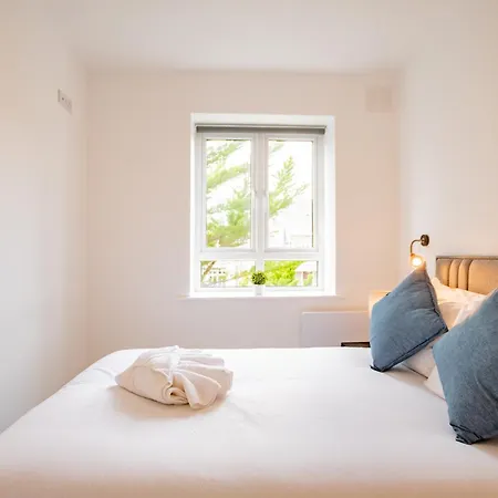 3br - Sleeps 6 - Parking Apartment