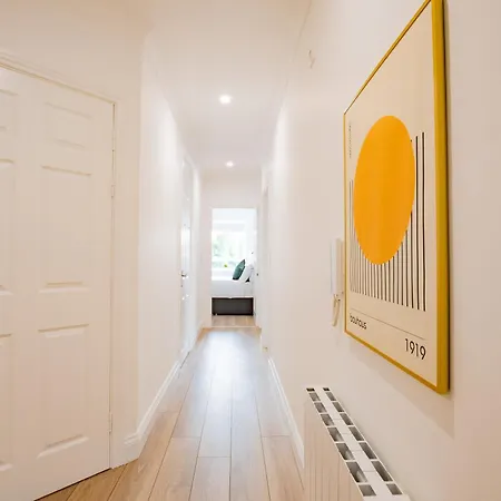 דירה Simply Stunning 3 Bed With Free Parking *