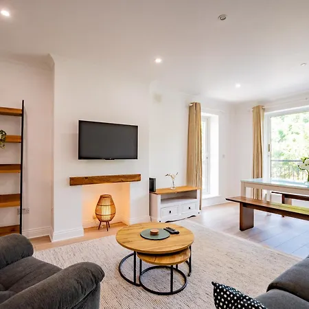 Apartment 3br - Sleeps 6 - Parking *