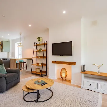 Simply Stunning 3 Bed With Free Parking Galway