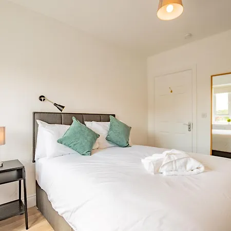 3br - Sleeps 6 - Parking Apartment