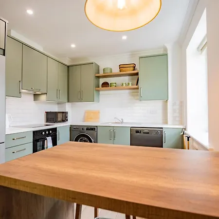 3br - Sleeps 6 - Parking Apartment *