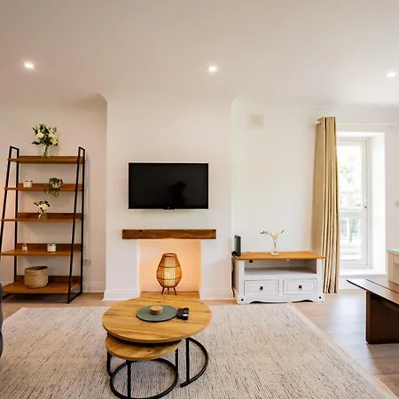 Apartment 3br - Sleeps 6 - Parking Galway