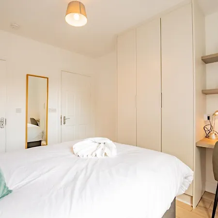 3br - Sleeps 6 - Parking