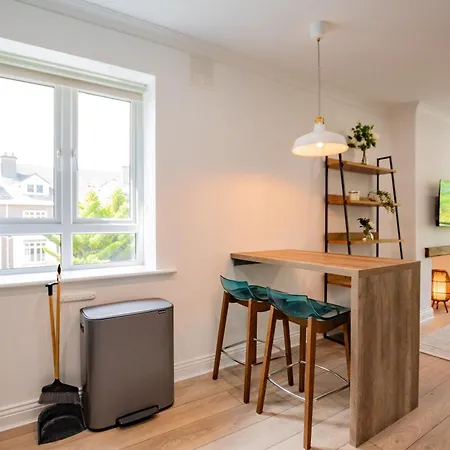 Apartment 3br - Sleeps 6 - Parking Galway