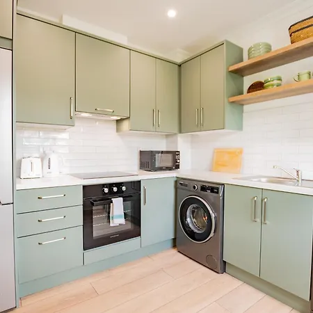 Apartment Simply Stunning 3 Bed With Free Parking