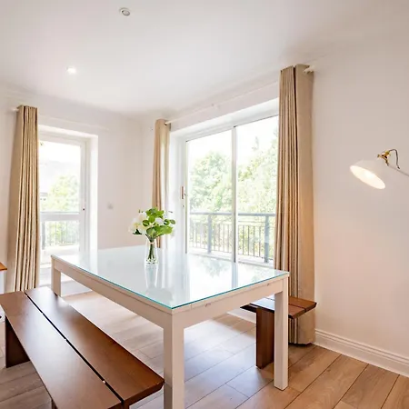 3br - Sleeps 6 - Parking Galway
