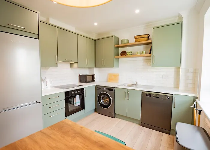 Simply Stunning 3 Bed With Free Parking Appartement *