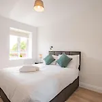Simply Stunning 3 Bed With Free Parking Apartamento