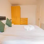 Simply Stunning 3 Bed With Free Parking Apartamento