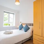 Simply Stunning 3 Bed With Free Parking *