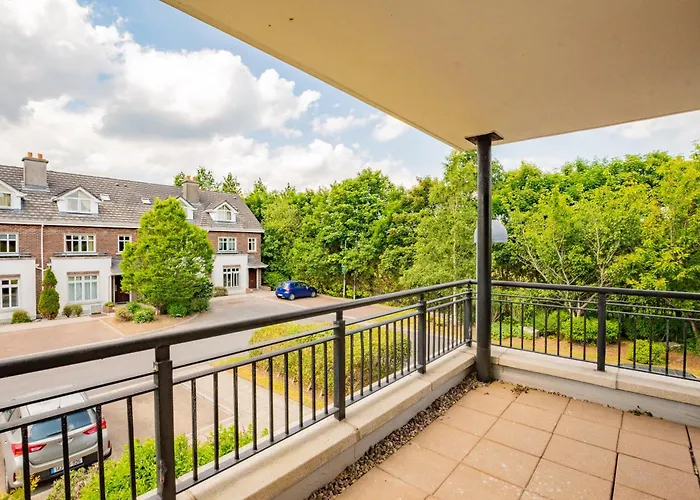 Simply Stunning 3 Bed With Free Parking